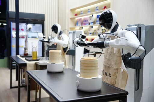 Int’l academics eye China’s ‘Two Sessions’ as signals of confidence and wisdom